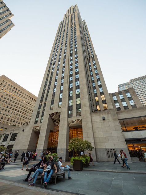 Rockefeller Family, Lunch Atop A Skyscraper, Metlife Building, Art Deco Skyscraper, Peacock Logo, John D Rockefeller, Rockefeller Plaza, American Art Deco, City Baby