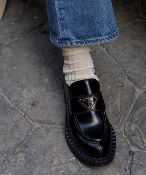 Prada Loafers Outfit, Boots Men Outfit, Prada Loafers, Loafers Outfit, Best Shoes For Men, White Socks, Best Running Shoes, Black Loafers, Autumn Aesthetic