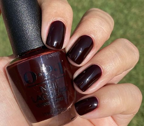 Complementary Wine OPI Complementary Wine Opi, Nail Shimmer, Autumn Nails, Minimalist Nails, Nail Inspo, Nail Colors, Makeup Looks, Hair Makeup, Nail Polish