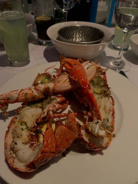 Lobster Aesthetic, Seafood Aesthetic, Wylde Flowers, Waldorf Aesthetic, Lobster Restaurant, Lobster Thermidor, Greece Food, Dinner Restaurants, Good Eat