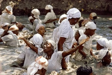 African Voodoo, Voodoo Rituals, Roi Mage, Voodoo Hoodoo, Evil Spirits, Sacred Art, Haiti, National Geographic, Louisiana