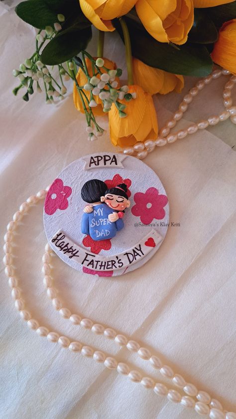 Magnet for Fathers Day Fathers Day Clay Crafts, File Decoration, Andrew Loomis, File Decoration Ideas, Clay Keychain, Diwali Diy, Doodles Drawings, Clay Wall Art, Clay Diy Projects