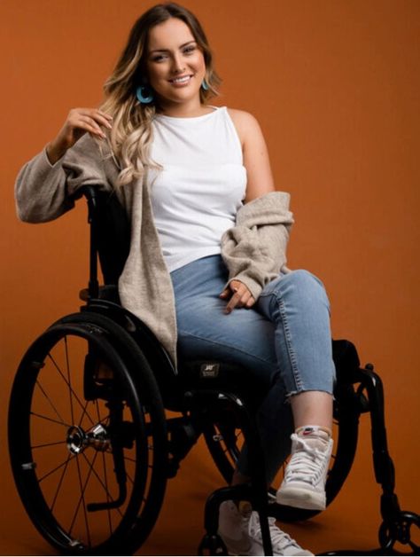 Wheelchair Photography, Wheelchair Fashion, Blue Green Hair, Disabled Women, Wheelchair Women, Grad Photography, Inclusive Fashion, Non Binary, Family Posing