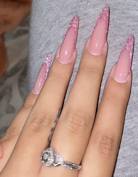 Cute Acrylic Nails Pointy, Pink Almond Nails Valentines, Summer Long Almond Nails, Kylie Nails Acrylics, King Kylie Nails, Valentines Day Nails Stiletto Shape, Stiletto And Square Nails Together, Glittery Stiletto Nails, Khloe Nails