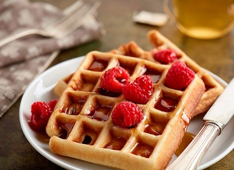 Kefir Waffles, Bisquick Waffle Recipes, Bisquick Waffles, Waffle Iron Recipes, Kefir Recipes, Fluffy Waffles, Betty Crocker Recipes, Iron Recipes, Bisquick Recipes