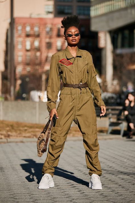 16 Boiler Suits to Make Getting Dressed Ridiculously Easy | Fashionista Boiler Suit Street Style, Boiler Suit Outfit, Suit Outfit Ideas, Army Green Jumpsuit, Tough Clothes, Botas Western, Suit Outfit, New York Fashion Week Street Style, Army Fashion