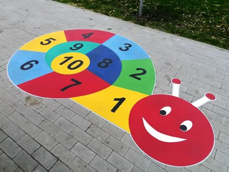 latest kids game playground ideas School Wall Art Ideas, Playground Painting, Diy Kids Playground, Preschool Playground, Preschool Designs, Preschool Decor, Daycare Design, Kindergarten Classroom Decor, Playground Ideas