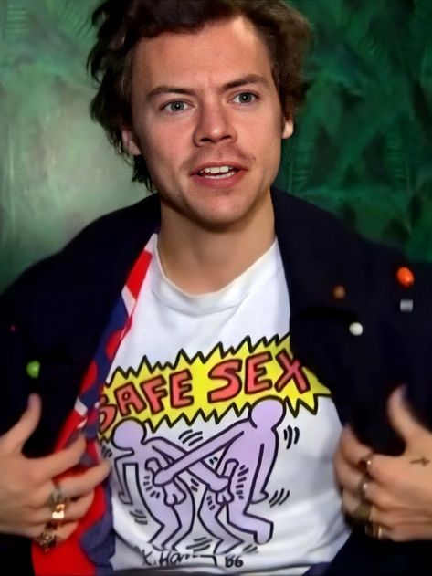 Harry Styles Shirt, Harry Outfits, Harry Styles Outfit, Harry Styles Wallpaper, Harry Styles Pictures, Harry Styles Photos, Family Show, Mr Style, X Factor