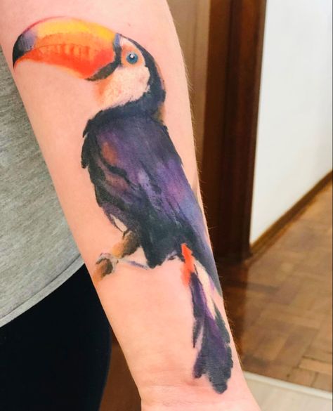 Gorgeous Toucan by Brazilian artist @victoroctaviano 💕 Visit the TCP Blog for more! #tattoos #tattoosforguys Tattoo Learning, Olive Tattoo, Parrot Tattoo, Tattoos Inspo, Bird Tattoos, Watercolor Tattoos, 4 Tattoo, Tatuaje A Color, Cool Small Tattoos