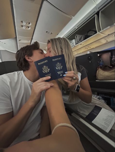 Travel Pictures Couple, Travel Relationship Aesthetic, Dream Vacations Couples, Travel Together Aesthetic, Cute Couple Travel Pictures, Traveling Boyfriend, Future Life Aesthetic Travel, It Couple Aesthetic, Vacation Aesthetic Couple