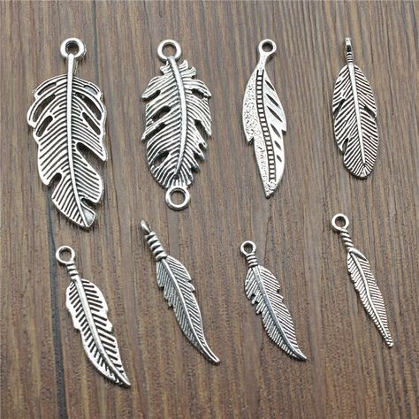 Diy Jewelry Inspiration, School Jewelry, Feather Jewelry, Feather Pendant, Feather Charms, Funky Jewelry, Metal Pendant, Beaded Jewelry Diy, Mens Casual