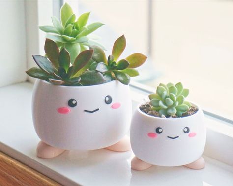 Kawaii Planters To Buy or DIY - Super Cute Kawaii!! Anime Office, Shoes Kawaii, Pots Diy, Organizer Desk, Simple Crafts, Succulents Plants, Animal Planters, Face Planters, Inside Plants