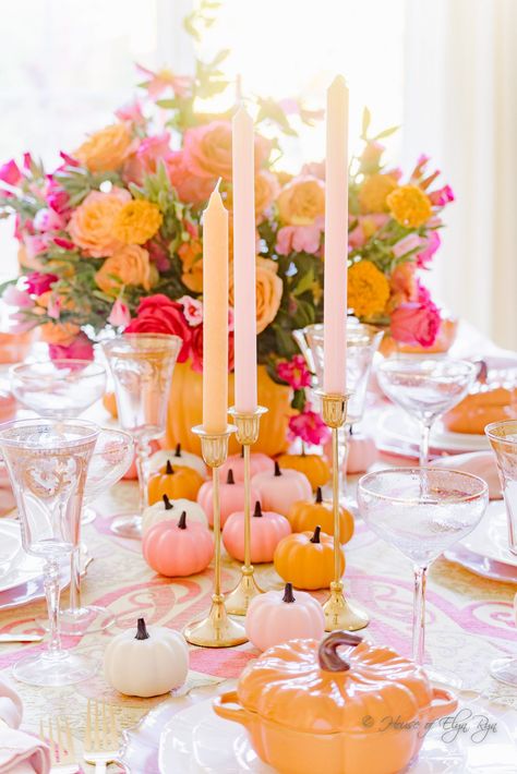 Thanksgiving Table Settings Colorful, Pink And Orange Tablescape, Pink Friendsgiving Decorations, Whimsical Thanksgiving Table, Pastel Thanksgiving Table Decor, Colorful Thanksgiving Table, Pink Thanksgiving Decorations, Pink Thanksgiving Aesthetic, Orange And Pink Table Decor