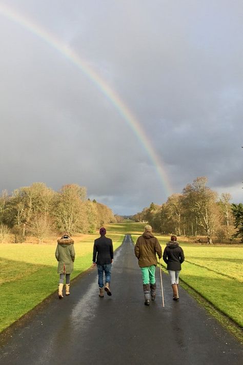 British Country Clothing in Scotland British Country Style Summer, Traditional British Clothing, British Countryside Fashion, British Country Style Women, English Countryside Fashion, Countryside Outfit, Sloane Ranger, British Country Style, Countryside Fashion