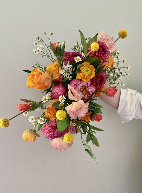 Pink Orange Flower Bouquet, Colour Harmonies, Hoco Flowers, Orange Rose Bouquet, Flowers Roses Bouquet, Orange Weddings, Pink Flower Bouquet, Pink Weddings, Garden Bouquet