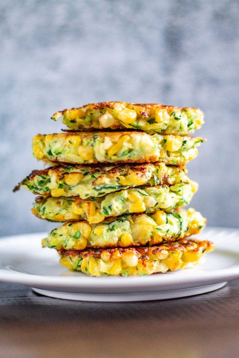 Zucchini And Corn Fritters, Zucchini Zoodles, Zucchini Corn Fritters, Corn Fritter Recipes, Zucchini Corn, Veggie Meals, Savory Pancakes, Corn Fritters, Zucchini Fritters