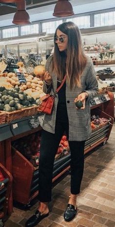 #streetStyle #fashionTrends #fashionBloggers #fashionLovers #fashiondesigner #falloutfit #Outfitoftheday #ootd #fashionweek #Fashion #Dailylook #style #styleinspiration #womenfashion #pinterestfashion #pinterestaesthetic #discoverunder #pinterestinspired #styleinspo #Womenstyle #classy #fashion #style #love #elegant #beautiful #beauty #ootd #fashionblogger #instagood #fashionista #model #stylish #luxury #photography #trendy #fashionstyle #lifestyle #instafashion #photooftheday #chic #classic Business Casual Outfits For Work, Cooler Look, Stylish Work Outfits, Casual Work Outfits, Looks Chic, 가을 패션, Work Outfits Women, Professional Outfits, Business Casual Outfits