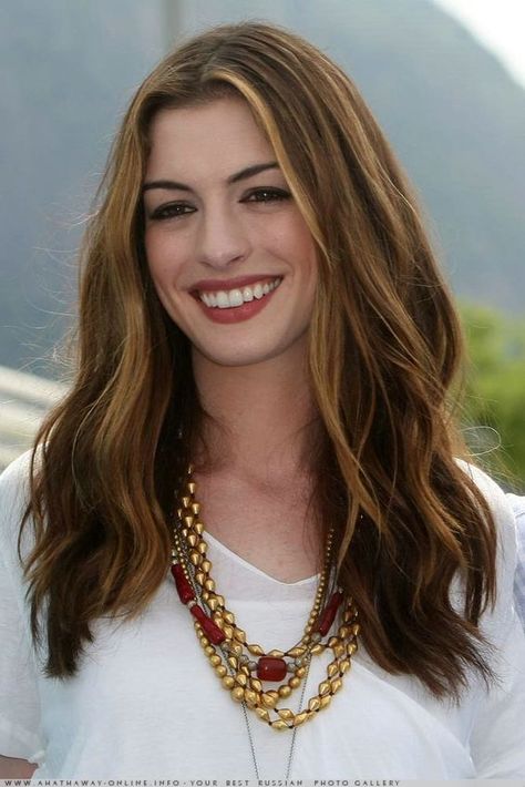 Anne Hathaway Anne Hathaway Blonde, Anne Hathaway Hair, Anne Hattaway, Jessica Pare, Scorpio Women, Hottest Women, Classic Hairstyles, Anne Hathaway, Hello Beautiful