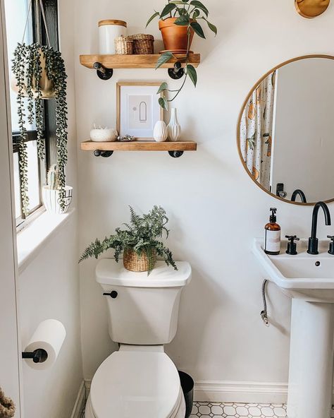 17 Eco-Friendly Bathroom Upgrade Ideas | Extra Space Storage Bilik Air, Small Bathrooms, Modern Bathroom Decor, Small Bathroom Decor, Ideas Bathroom, Ideas Aesthetic, Design Living, Apartment Living, Bathroom Inspiration