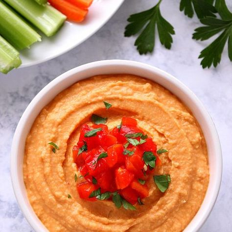 Roasted Red Pepper Hummus Recipe Roasted Red Pepper Hummus Recipe, Red Pepper Hummus Recipe, Hummus Appetizers, Easy Hummus Recipe, Hummus Recipe Homemade, Pepper Hummus, Roasted Red Pepper Hummus, Garlic Hummus, Red Pepper Hummus