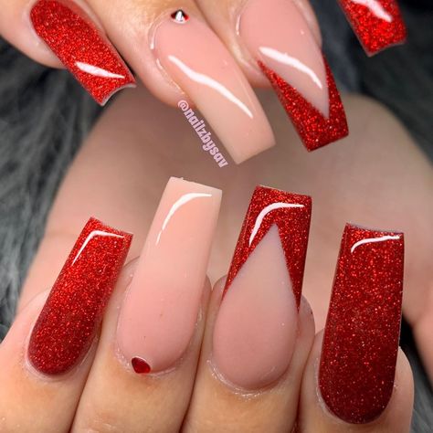 Ombre Xmas Nails, Red Glitter Nails Acrylic French Tips, Red Nail Designs Acrylic, Red Glitter Tip Nails, Red And Pink Ombre Nails, Red Ombre Nails Acrylic, Xmas Red Nails, Ombre Red Nails, Red Ombré Nails