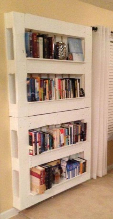 Pallet Diy Projects, Pallet Bookshelf, Koti Diy, Wood Pallet Ideas, Pallet Storage, Diy Pallets, Wooden Pallet Furniture, Pallet Decor, Pallet Shelves