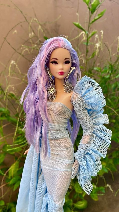 Disney Barbie Dolls, Barbie 2000, Barbie Collector Dolls, Diy Barbie Clothes, Girls Support Girls, Doll Clothes Barbie, Barbie Style, High Fashion Outfits, Barbie Diy