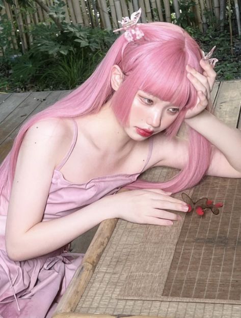 🇨🇳xiaohongshu/RED ID: 181547774 Fairy Photos, Flowers Coquette, Kawaii Pastel Aesthetic, Photos Flowers, Aesthetic Fairy, Girl With Pink Hair, Body Reference Poses, Aesthetic People, Creative Instagram Photo Ideas