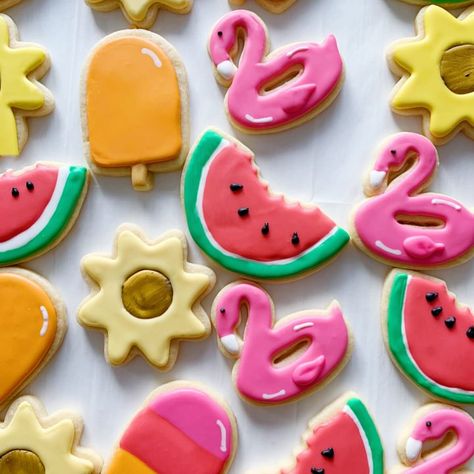 Sugar Cookie Decorating Party, Vegan Royal Icing Recipe, Vegan Sugar Cookie Recipe, Vegan Royal Icing, Decorate Sugar Cookies, Vegan Sugar Cookies, Cute Christmas Cookies, Cookie Decorating Party, Party Prep