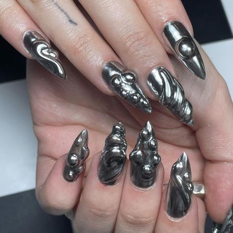 Victoria Houllis on Instagram: "🖤silver chrome + textured blobs🖤" Nail Aesthetics, Galaxy Nails, Crazy Nails, Nail Style, Silver Chrome, Silver Nails, Chrome Nails, 3d Nails, Nail Inspo