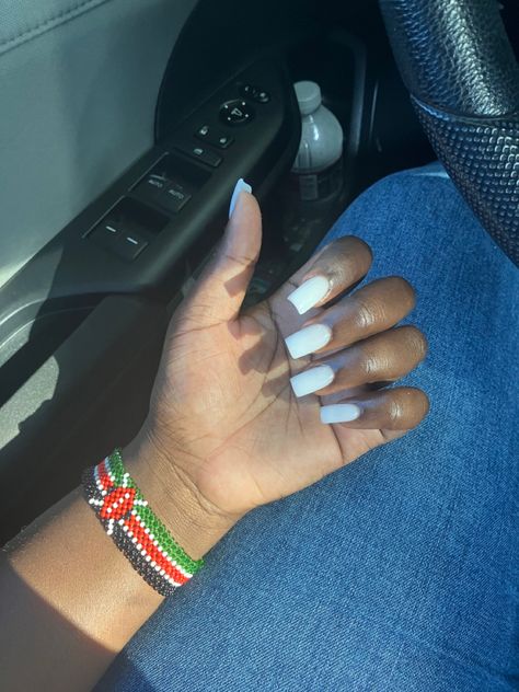 White nails on dark skin White Nails On Dark Skin, Nails On Dark Skin Hands, Nails On Dark Skin, Milky White Nails, Skin Hand, Milky White, Nails Inspo, Nails Art, White Nails