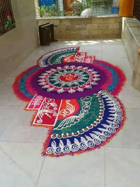 G20 Rangoli Design, Big Rangoli Designs Diwali Beautiful, Free Hand Rangoli Designs With Colours, Rangoli Border Designs Simple, Artistic Rangoli, Rangoli Big, Mandala Rangoli, Sanskar Bharti Rangoli Designs, Rangoli Designs Simple