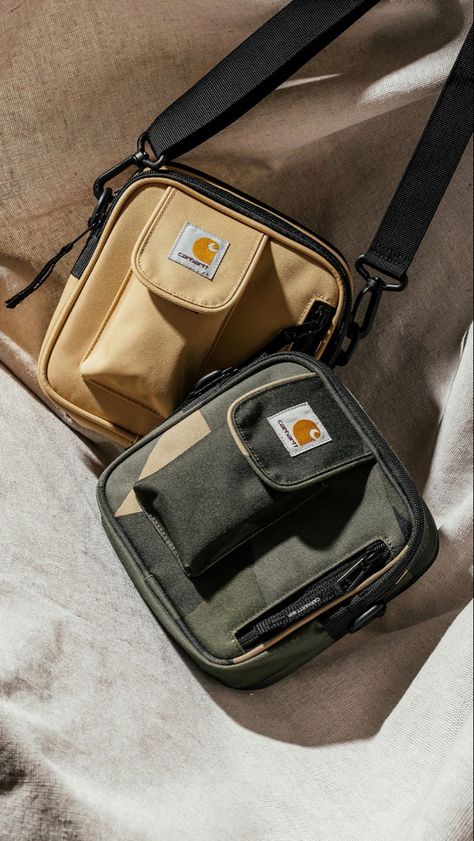 #bag #purse #hypebeast #carhartt #carharttwip #fashion #mensclothing #mens #womenfashion Carhartt Bag Aesthetic, Carhartt Purse, Carhartt Wip Bag, Carhartt Bag Outfit, Carhartt Sling Bag, Carhartt Crossbody Bag, Carhartt Essentials Bag, Carhartt Bags, Carhartt Bag