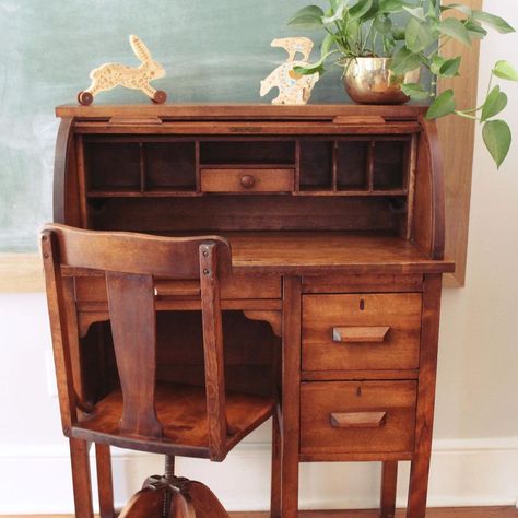 Rolltop Desk, Old School Desks, Whiskey Room, Autumn Room, Girl Desk, Childrens Desk, Big Girl Bedrooms, Roll Top Desk, About School