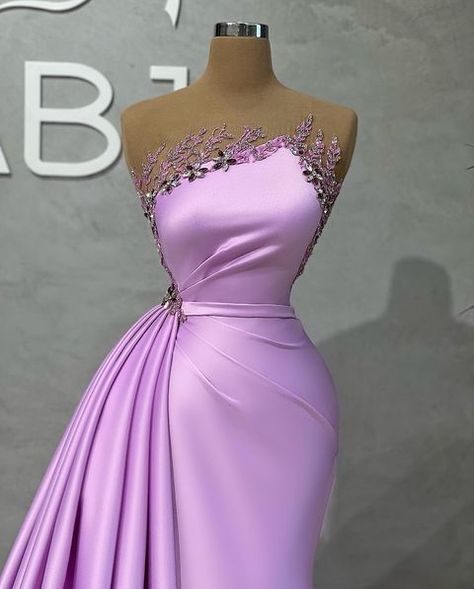 Tabja Fashion House (@tabjaofficial) • Instagram photos and videos Dinner Dress Classy, Simple Prom Dress, Pageant Gowns, Ladies Gown, Satin Prom Dress, Evening Dresses Elegant, Mermaid Fashion, Long Bridesmaid Dresses, Stretch Satin