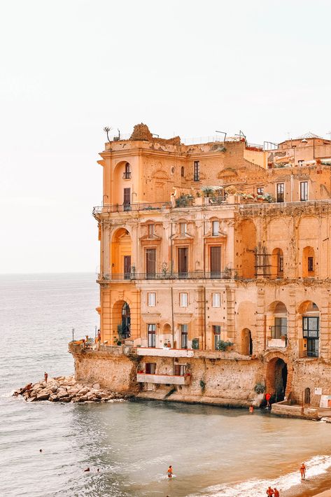 21 Very Best Things To Do In Naples, Italy - Hand Luggage Only - Travel, Food & Photography Blog Things To Do In Naples, Italy Culture, Italy Florence, Italy Painting, Cities In Italy, Italy Food, Explore Italy, Fashion Italy, Italy Photography