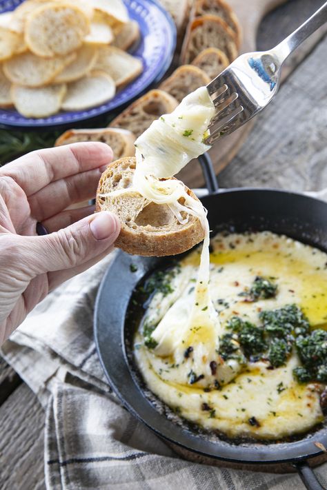 Provoleta -or Fried Cheese- is a delicious Argentinian cheese dish of pan-fried provolone cheese with crushed red pepper flakes and delicious garlic and herb chimichurri. An easier and more enticing appetizer simply doesn't exist! Provolone Cheese Recipes, Melted Cheese Dip, Grilled Appetizers, Cheese Dreams, Argentinian Food, Fried Cheese, Dipping Sauces, Cheese Dishes, Cheesy Recipes