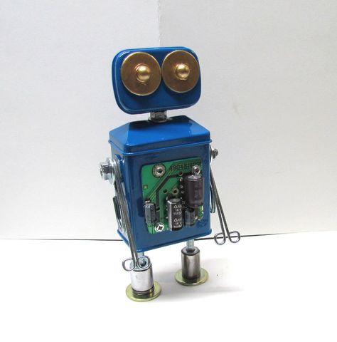 Found Object Robot Sculpture / Assemblage Robot Figurine - One of a kind unique creation - Unique Gift by VINTAGEandMOREshop on Etsy https://www.etsy.com/listing/272005830/found-object-robot-sculpture-assemblage Technology Sculpture, Robot Assemblage, Recycled Sculpture, Sculpture Assemblage, Robot Craft, Fantasy Factory, Mech Art, Robot Parts, Robot Sculpture