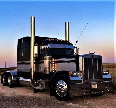 Truck Games, Custom Big Rigs, Peterbilt 379, Custom Truck, Show Trucks, Kenworth Trucks, Thomas Shelby, Peterbilt Trucks, Big Rig Trucks