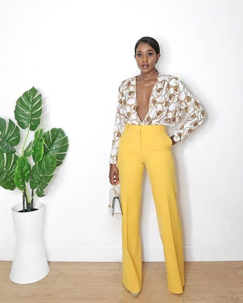 10 Ways To Style A Yellow Outfit - The Glossychic Yellow Outfit Ideas, Yellow Pants Outfit, Outfit Ideas Casual, Classy Outfits For Women, Yellow Pants, Yellow Outfit, Classy Work Outfits, Brunch Outfit, Looks Chic