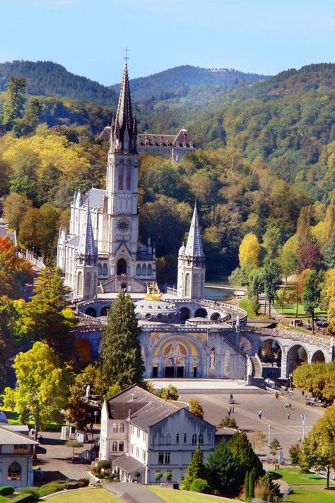 Lourdes France, Dream Honeymoon, Travel Tours, Wedding Website, Pilgrimage, Art And Architecture, Beautiful World, Travel Dreams, All Over The World