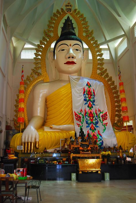 Statue of Buddha inside Sakya Muni Buddha Gaya Temple. Buddha Gaya, Statue Of Buddha, Buddhist Temples, Famous Monuments, Buddhist Temple, Way Of Life, Buddhism, Buddha Statue, Monument