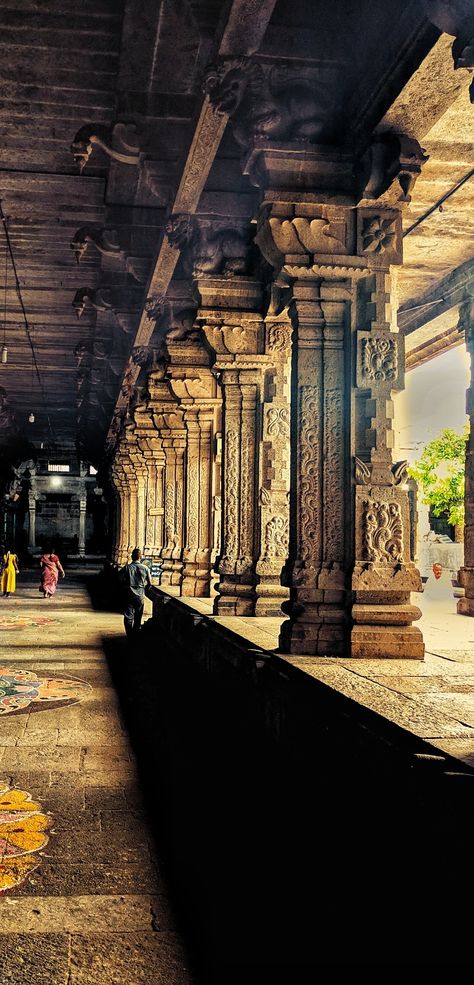 Ancient siva temple located in Kanchipuram Kanchipuram Temple, Asia Continent, Indian Temple Architecture, Temple Photography, Temple Architecture, Indian Temple, Hindu Deities, Asia Travel, Temple