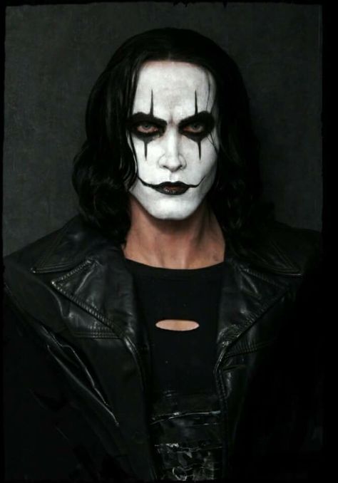 Crow Makeup, Eric Draven The Crow, Crows Artwork, The Crow Brandon Lee, Brandon Lee The Crow, 1990s Films, Crow Costume, Eric Draven, Crow Movie