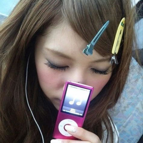 2000s Kpop, 2nd Gen Kpop, Sunshine Girl, Gyaru Fashion, Spotify Covers, Playlist Covers, Girls Generation, Mp3 Player, Just A Girl