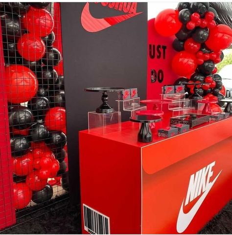 Jordans Birthday Theme, Air Jordan Birthday Party Ideas, Nike Theme Party, Sneaker Decor, Lakers Party, 16th Birthday Ideas, Sneaker Ball Party, 23rd Birthday Decorations, Nike Party