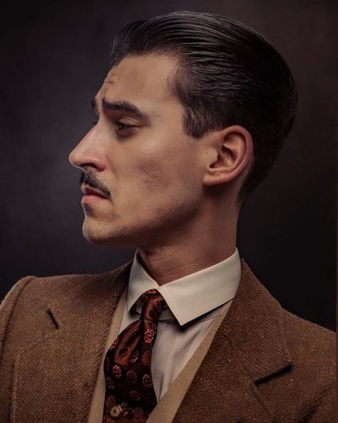 1920s Hair Men, 1920 Hair, 1930s Men, 1920s Hair, Classic Haircut, Vintage Ootd, Hair Advice, 1930s Fashion, 1940s Fashion