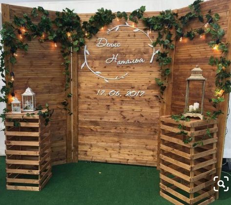 Rustic Quinceanera, Vintage Wedding Backdrop, Dekor Lamaran, Dekorasi Wedding, Vintage Wedding Signs, Rustic Wedding Backdrops, Quinceanera Planning, Pallet Wedding, Rustic Wedding Photos