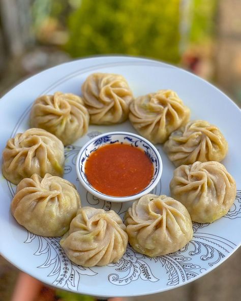 Chicken Momos Photography, Momos Photo, Momos Picture, Momos Aesthetic, Momo Photography, Homemade Momos, Nepali Momo, Momo Food, Momo Recipe