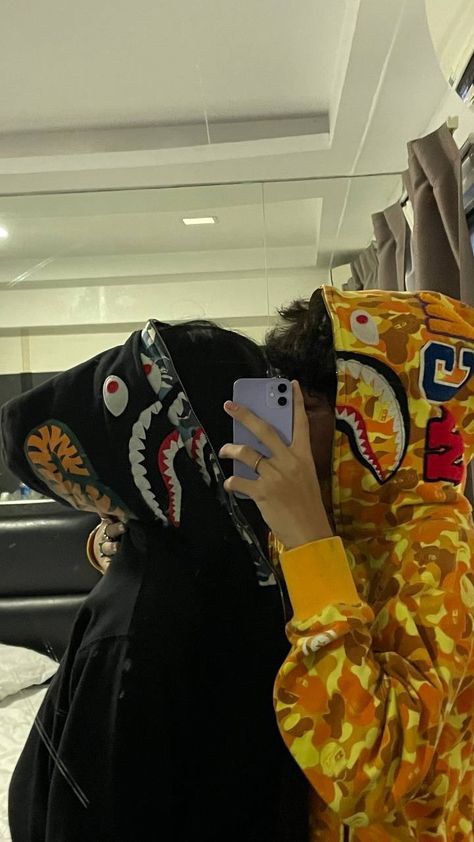 Bape Shark Hoodie, Bape Shark, Spiderman Outfit, Bape Hoodie, Shark Hoodie, Outfit Hoodie, Hoodie Aesthetic, Rapper Outfits, Friend Poses Photography